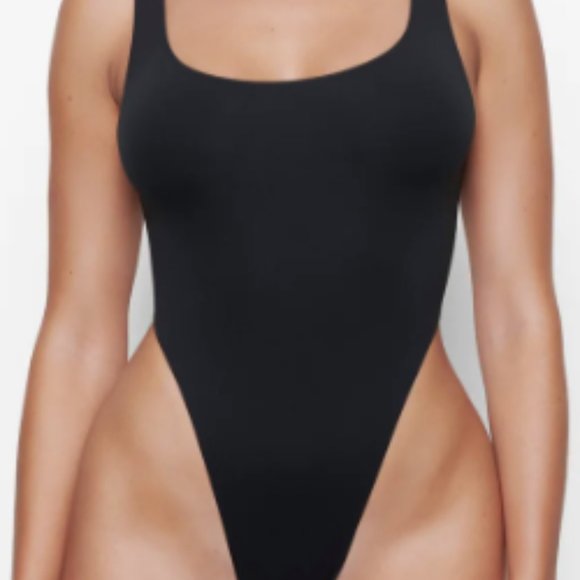 SKIMS Other - (2255) SKIMS FITS EVERYBODY HIGH-CUT BODYSUIT - S - ONYX